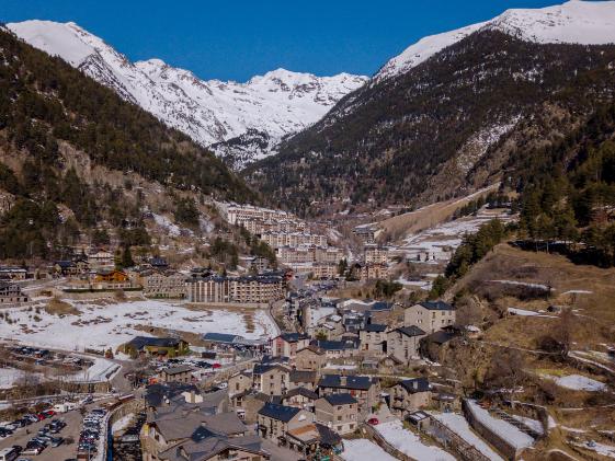 The only establishment in the village you can reach with skis on your feet Ushuaia The Mountain Hotel Arinsal The only establishment in the village you can reach with skis on your feet Ushuaia The Mountain Hotel Arinsal